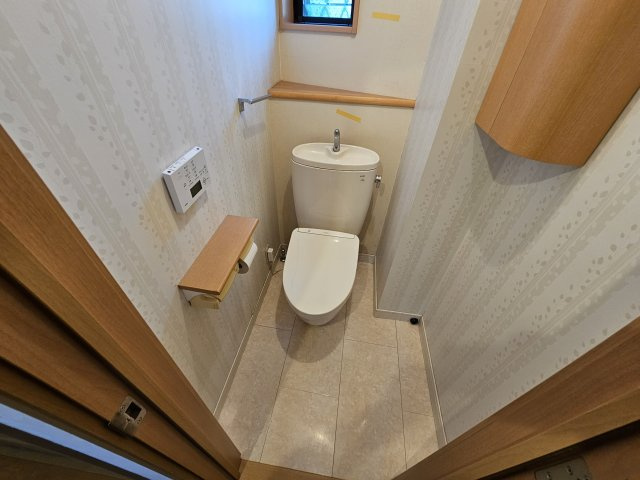 篠原中町戸建のトイレ