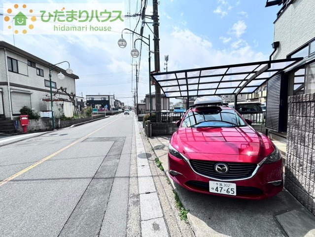 蓮田市緑町3丁目　中古一戸建ての前面道路含む現地写真