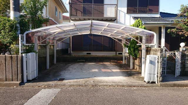 高知市横浜新町4丁目の駐車場|カーポートのある駐車スペース
