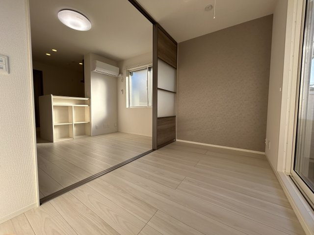 【寝室】トリシア・ヒナ