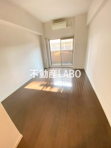 スワンズシティ大阪WESTの居間・リビング