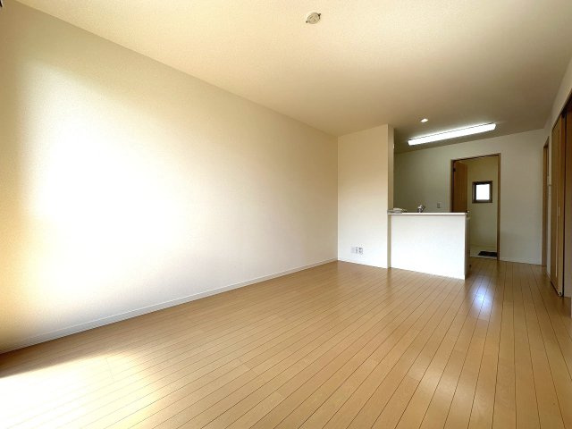 プロヌーブ川内の居間・リビング