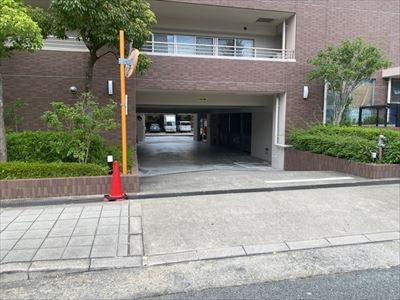 ブリッジコート千里中央のエントランス