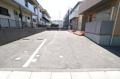 敷地内駐車場です。空き要確認