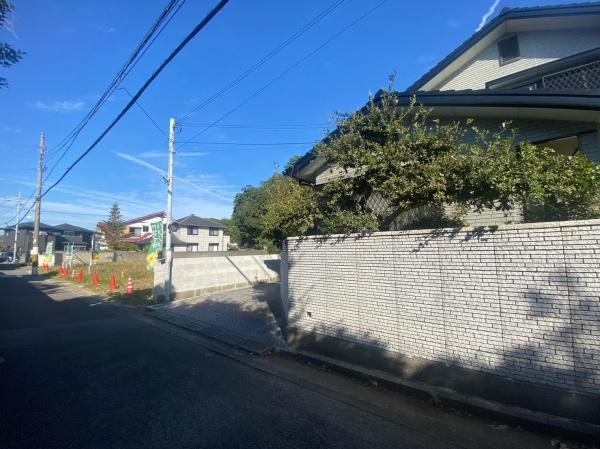 和歌山市東高松4丁目　中古戸建の前面道路含む現地写真