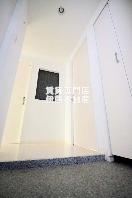 ペル・マアトの玄関