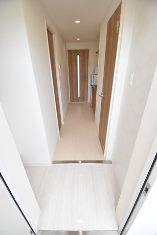 K-フロント今宮Ⅰ番館の玄関