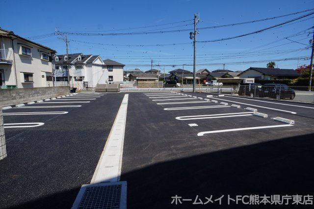熊本市中央区出水６丁目のアパートの駐車場