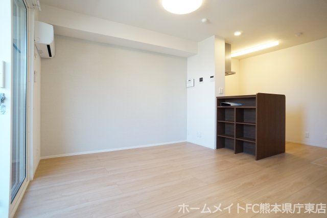 熊本市中央区出水６丁目のアパートの居間・リビング