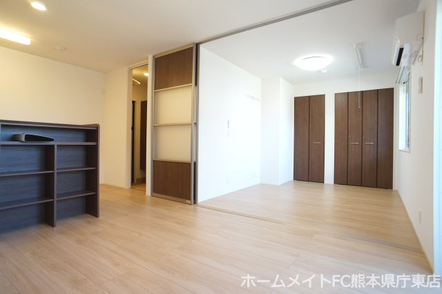 熊本市中央区出水６丁目のアパートの居間・リビング