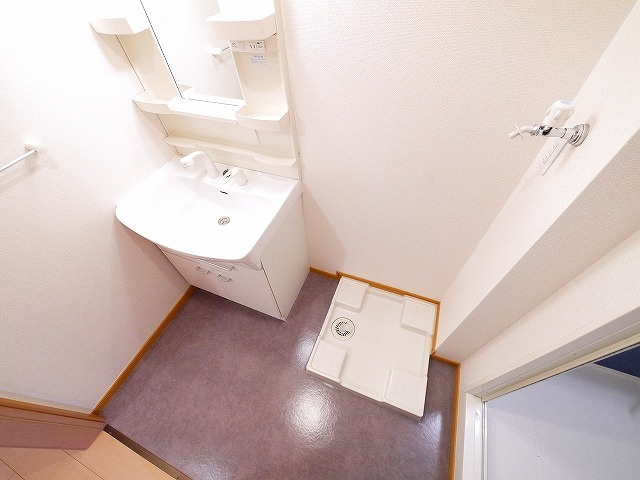 フローレンス　四条大路の洗面所|明るい洗面所です