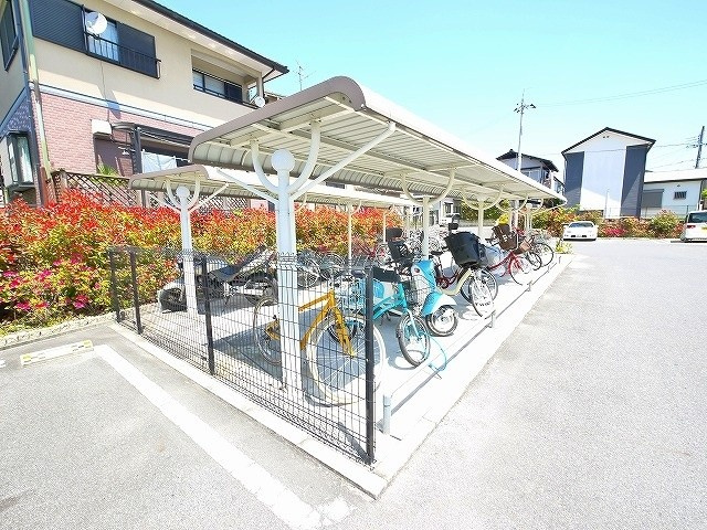 フローレンス　四条大路のその他共用部分|広々とした駐輪場です。