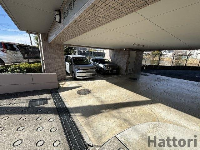 スプリングヒルズⅢの駐車場