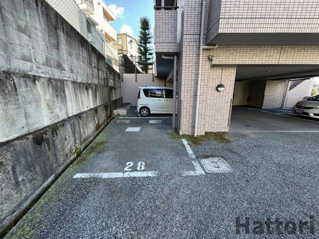 スプリングヒルズⅢの駐車場