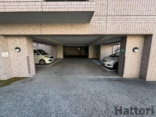 スプリングヒルズⅢの駐車場