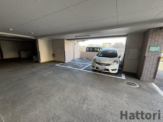 スプリングヒルズⅢの駐車場