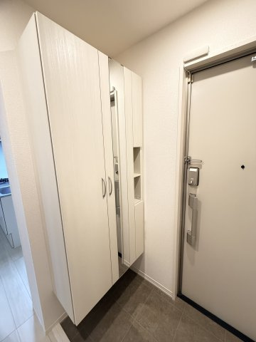 エスターテ西明石の玄関