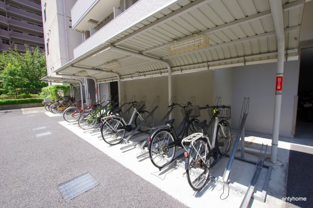 エスリード京橋ステーションプラザ　仲介手数料無料の駐車場