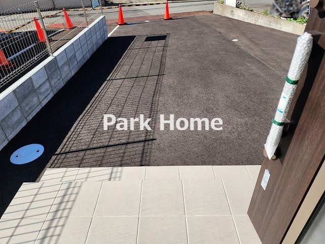 高知市鴨部高町-西棟-　戸建ての駐車場