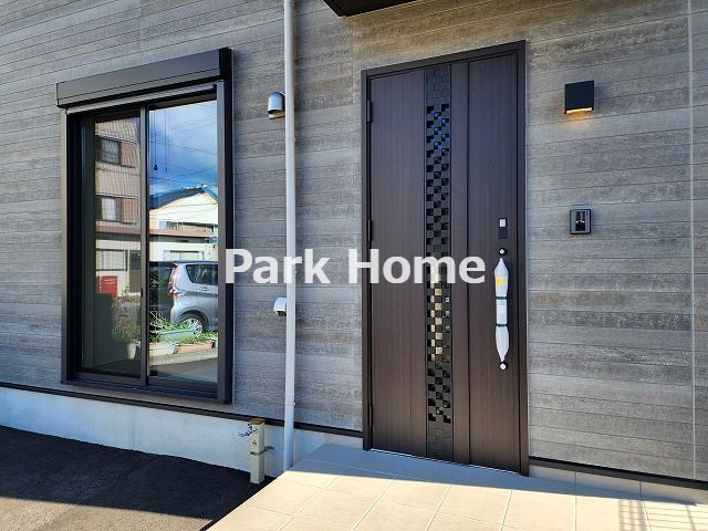 高知市鴨部高町-西棟-　戸建ての玄関