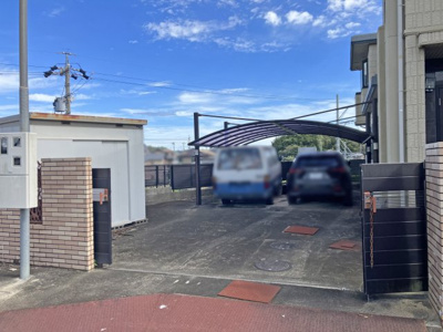 【駐車場】 | 四日市市川島町 | 駐車３～４台可（車種による）