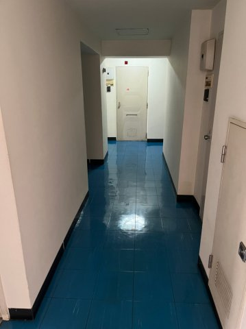 福井グランドハイツのその他共用部分|マンション内の共用廊下。内廊下タイプで雨風にさらされません。