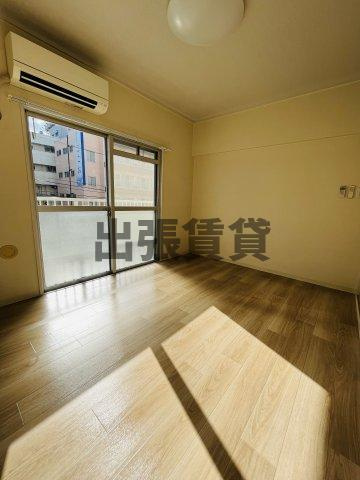 仲介手数料0円！第一下林ビルの居間・リビング