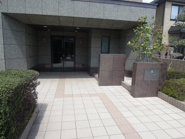 サーパス二の宮の外観