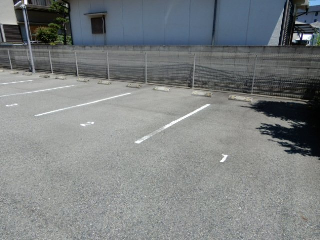 プリマベーラ森友の駐車場