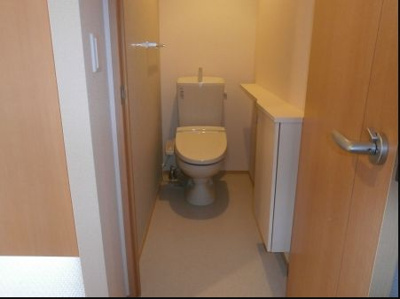【トイレ】 | テラスハウス・リーベン | ネット無料。清潔感のあるトイレです