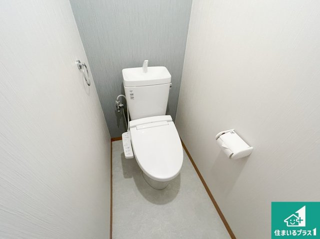 伊丹春日丘アーバンコンフォートＡ棟のトイレ|落ち着いた色で統一されたトイレ！