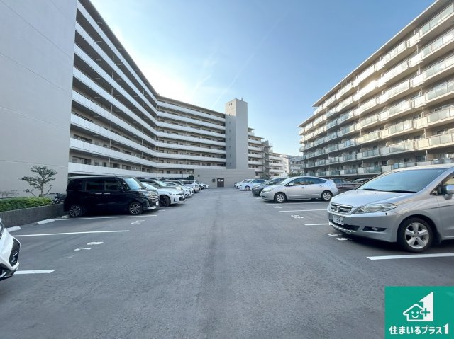 伊丹春日丘アーバンコンフォートＡ棟の駐車場|駐車スペースあります！