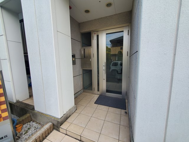 ウェスティンのエントランス|毎日通るエントランスはこのようになっています