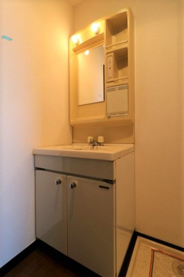 【独立洗面台】 | ピュアドーム高宮ロイヤルズ | 別号室の写真になります。現況優先。