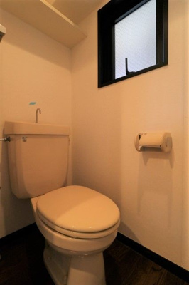 【トイレ】 | ピュアドーム高宮ロイヤルズ | 別号室の写真になります。現況優先。