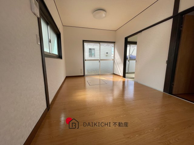 【居間・リビング】 | 本庄市下野堂　中古戸建