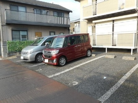 メゾン・フレールの駐車場