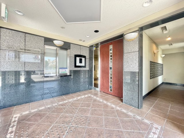 グローバル洛西口 3階のエントランス