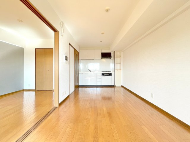 グローバル洛西口 3階の居間・リビング