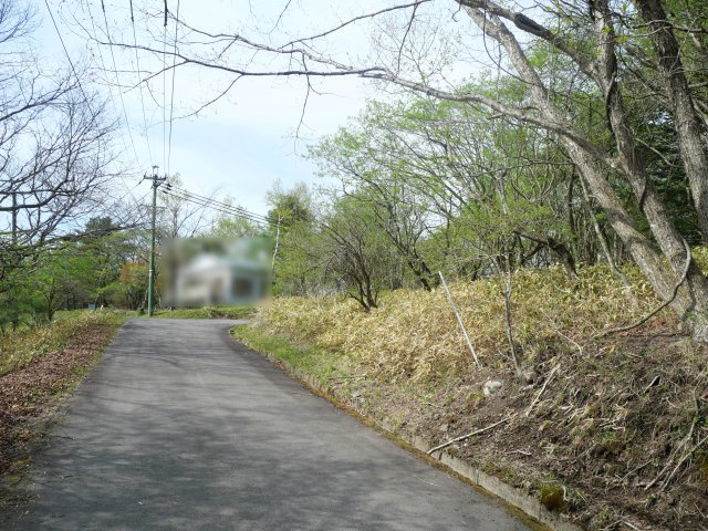 佐久高原荒船・草笛別荘地①の前面道路含む現地写真
