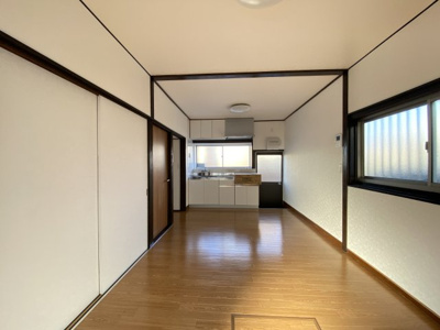 【居間・リビング】 | 本庄市下野堂　中古住宅   | 現地(2023年10月撮影)