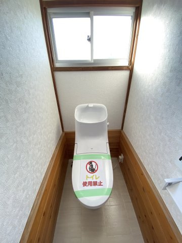 【トイレ】 | 本庄市下野堂　中古住宅   | 現地(2023年10月撮影)