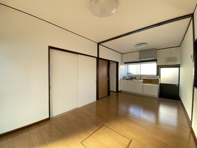 【居間・リビング】 | 本庄市下野堂　中古住宅   | 現地(2023年10月撮影)