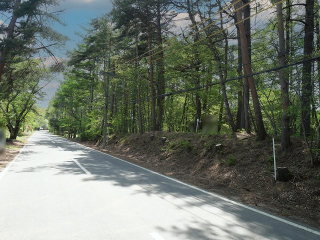 佐久高原美笹別荘地①の前面道路含む現地写真