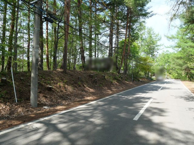 佐久高原美笹別荘地①の前面道路含む現地写真