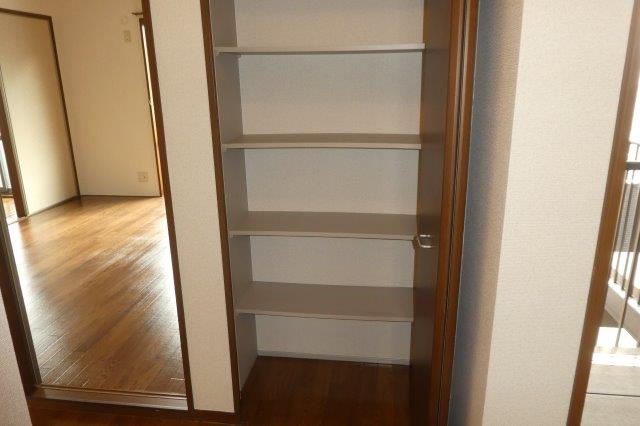 ペルレAの収納|廊下収納