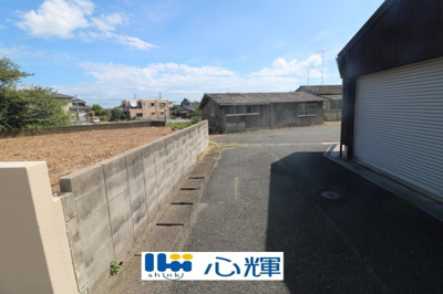 【前面道路含む現地写真】 | 古家付き土地（東須恵3406-3他）約776坪・現況渡し | 現地（2026年9月1日撮影）