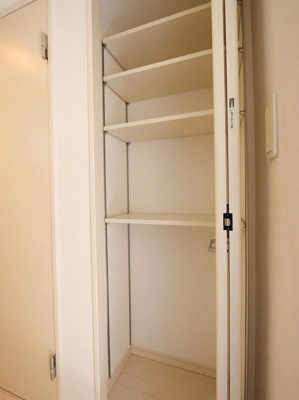 【収納】 | テラスヴィラ博多 | 別号室の写真になります。現況優先。