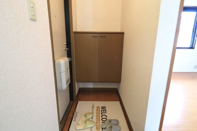 合志市幾久富のアパートの玄関