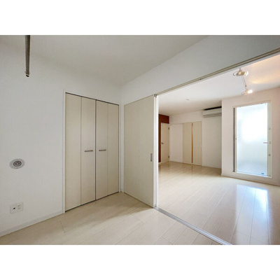 【洋室】 | オレンジコート大橋 | 別号室の写真になります。現況優先。